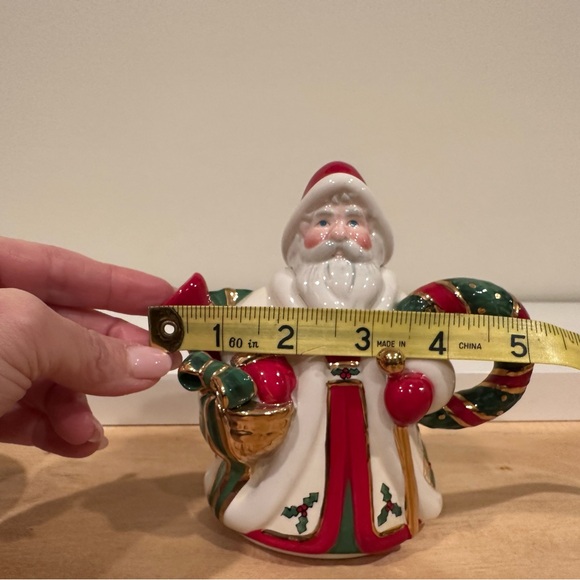 Jolly Santa Tea for 1 - Picture 8 of 9